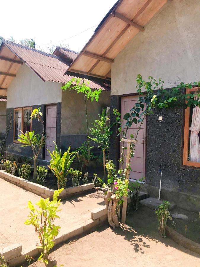 Santai Bungalow غيلي تراوانغان المظهر الخارجي الصورة